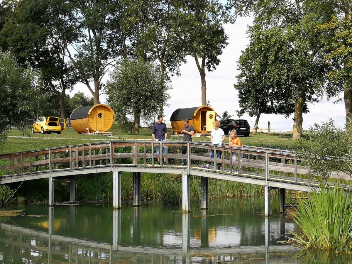 Peenehof Koeppen - Ferienwohnungen & Schlaffaesser Jordenstorf Dış mekan fotoğraf