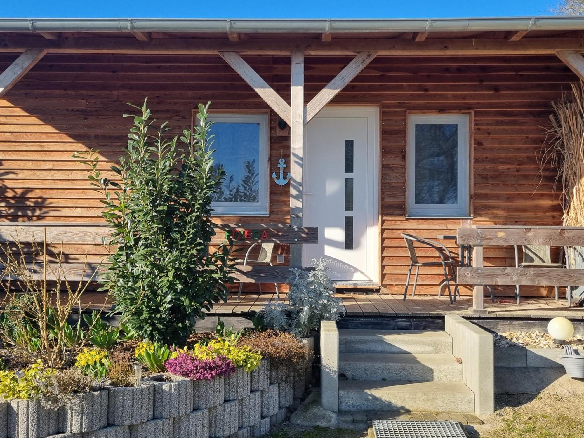 Peenehof Koeppen - Ferienwohnungen & Schlaffaesser Jordenstorf Dış mekan fotoğraf